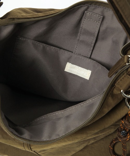 studio CLIP(スタディオクリップ)の「チャーム付きマルチWAYBAG(トートバッグ・レディース・ブラック/カーキ・FREE)」の12枚目の写真