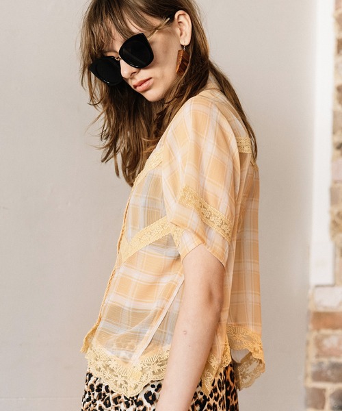 AULA AILA（アウラアイラ）の「チェックレーススイッチングコンパクトシャツ（シャツ/ブラウス・レディース・オレンジ/ライトブルー/ブラック・0）」の4枚目の写真