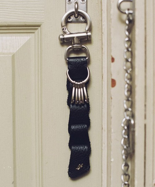 LIDNM（リドム）の「Llife LEATHER KEY CHAIN（キーケース/キーアクセサリー・メンズ・ブラウン系その他/レッド系その他/ブラック系その他・FREE）」の2枚目の写真