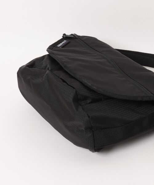Gramicci(グラミチ)の「【63】【GRAMICCI】MULTI SIDE BAG(ショルダーバッグ・メンズ・ブラック/オリーブ・FREE)」の12枚目の写真