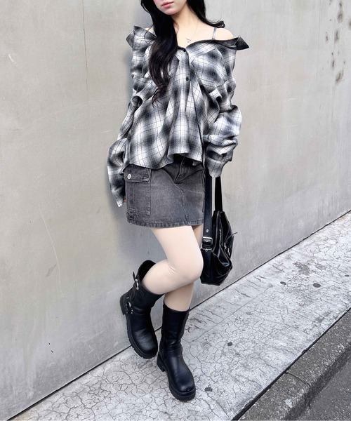 INGNI(イング)の「2Wayオフショルチェック柄シャツ(シャツ/ブラウス・レディース・ブラウン系その他2/ブラック系/ブルー系8・M)」の9枚目の写真