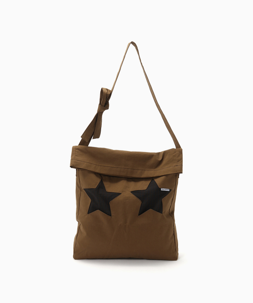 PULP/417EDIFICE（パルプフォーワンセブンエディフィス）の「This Uniform / ディス ユニフォーム TAN STAR BAG（ショルダーバッグ・メンズ・ベージュ・FREE）」の2枚目の写真