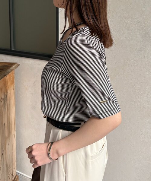 Thevon（ゼボン）の「チャーム付きホルターネック5分袖プルオーバー（Tシャツ/カットソー・レディース・ブラウン/ピンク/ブラック/カーキ・FREE）」の21枚目の写真