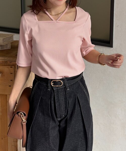 Thevon（ゼボン）の「チャーム付きホルターネック5分袖プルオーバー（Tシャツ/カットソー・レディース・ブラウン/ピンク/ブラック/カーキ・FREE）」の10枚目の写真