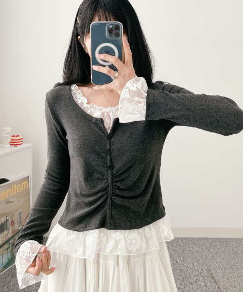 VIVID LADY（ビビッドレディー）の「レースドッキング トップスプルオーバー（Tシャツ/カットソー・レディース・ブラック/チャコールグレー・FREE）」の2枚目の写真