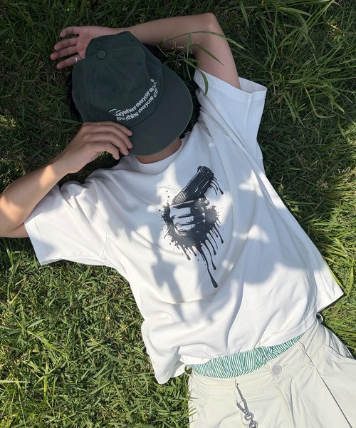 UNDERSTATEMENTs(アンダーステイトメント)の「【ユニセックス】アートデザインプリントTシャツ/グラフィックプリント(Tシャツ/カットソー・メンズ・ブルー系その他3/ブラック系その他3/ブラック系その他/ホワイト系その他4/ホワイト系その他2/ブルー系その他2/ブラック系その他2/レッド系その他2/ブルー系その他/レッド系その他/ブラック系その他4/ホワイト系その他3/ホワイト系その他/ブラック系その他7/ホワイト系その他5/ホワイト系その他6/ブラック系その他6/レッド系その他3/ホワイト系その他7/ブラック系その他5/ブルー系その他4/ホワイト系3/ブルー系その他5/ホワイト系/ホワイト系1/ホワイト系2/ブラック系/ブラック系1・LARGE/MEDIUM)」の8枚目の写真