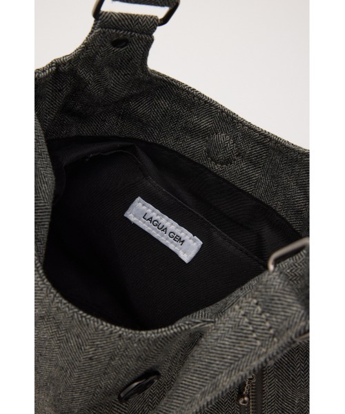 LAGUA GEM（ラグアジェム）の「DOUBLE BUTTON バッグ（ショルダーバッグ・レディース・グレー/ブラック・FREE）」の8枚目の写真