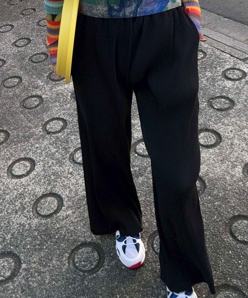 kotohayokozawa（コトハヨコザワ）の「STRAIGHT COLOR PANTS TDX6S-PT01（その他パンツ・レディース・ライトブルー/ブラック・1/2）」の2枚目の写真