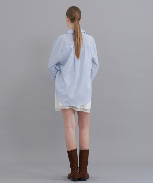 MICANE（ミケーネ）の「フィラストライプオーバーサイズシャツ（シャツ/ブラウス・レディース・スカイブルー/ブラウン・SMALL/MEDIUM/LARGE/X-LARGE）」の6枚目の写真