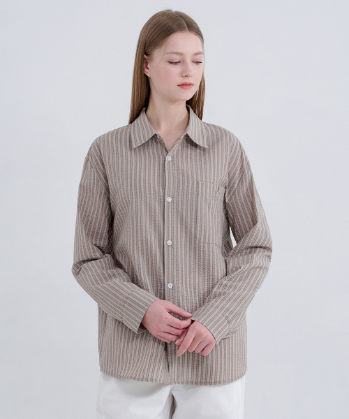 MICANE（ミケーネ）の「フィラストライプオーバーサイズシャツ（シャツ/ブラウス・レディース・スカイブルー/ブラウン・SMALL/MEDIUM/LARGE/X-LARGE）」の8枚目の写真