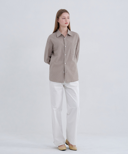 MICANE（ミケーネ）の「フィラストライプオーバーサイズシャツ（シャツ/ブラウス・レディース・スカイブルー/ブラウン・SMALL/MEDIUM/LARGE/X-LARGE）」の10枚目の写真