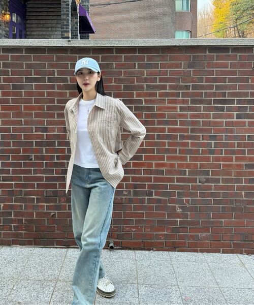 MICANE（ミケーネ）の「フィラストライプオーバーサイズシャツ（シャツ/ブラウス・レディース・スカイブルー/ブラウン・SMALL/MEDIUM/LARGE/X-LARGE）」の14枚目の写真