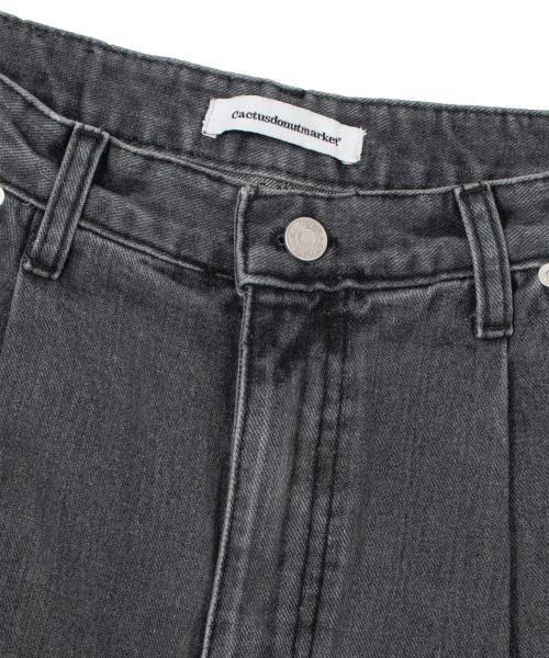 CACTUSDONUTMARKET(カクタスドーナツマーケット)の「One Tuck Bermuda Denim Pants - Black(その他パンツ・メンズ・その他・SMALL/MEDIUM/LARGE)」の9枚目の写真