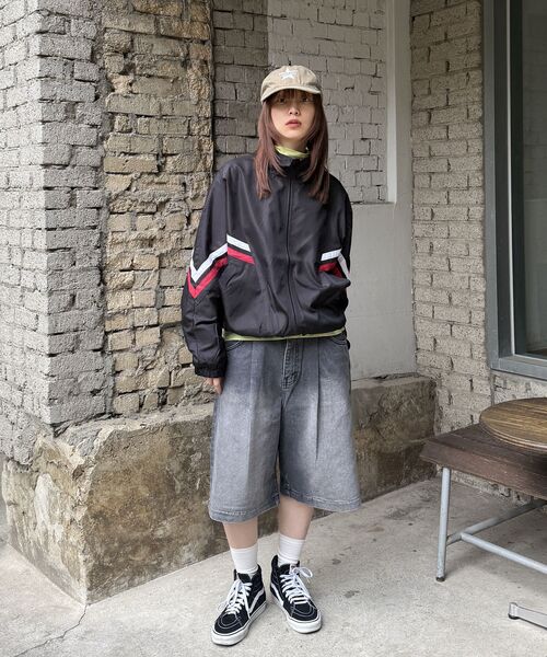 CACTUSDONUTMARKET(カクタスドーナツマーケット)の「One Tuck Bermuda Denim Pants - Black(その他パンツ・メンズ・その他・SMALL/MEDIUM/LARGE)」の4枚目の写真