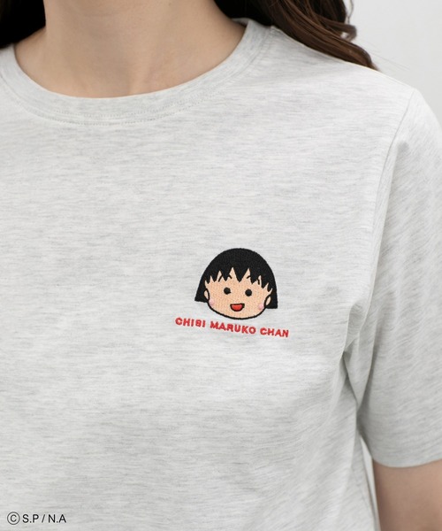Honeys(ハニーズ)の「ちびまる子ちゃん/半袖Tシャツ(Tシャツ/カットソー・レディース・スミクロ/オートミール/ピンク/サックスブルー/オフホワイト・S/L/LL/M)」の4枚目の写真