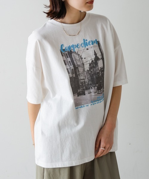 Bou Jeloud(ブージュルード)の「タウンフォトカラーロゴTシャツ(Tシャツ/カットソー・レディース・チャコールグレー/オフホワイト・MEDIUM)」の4枚目の写真