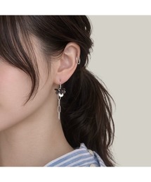 【Agaro】No.510　アシンメトリー　フラワーチェーンピアス(MA)