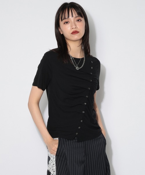 PAGEBOY(ページボーイ)の「ボタンスリットトップス/ギャザートップス(Tシャツ/カットソー・レディース・ブラック/ブルー・FREE)」の2枚目の写真