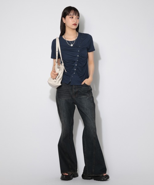PAGEBOY(ページボーイ)の「ボタンスリットトップス/ギャザートップス(Tシャツ/カットソー・レディース・ブラック/ブルー・FREE)」の3枚目の写真