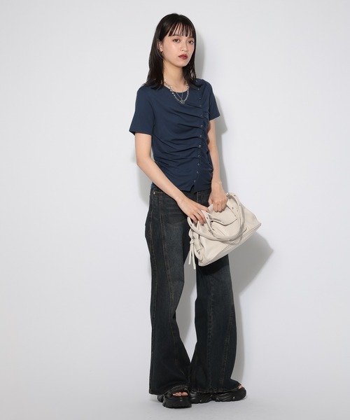 PAGEBOY(ページボーイ)の「ボタンスリットトップス/ギャザートップス(Tシャツ/カットソー・レディース・ブラック/ブルー・FREE)」の5枚目の写真