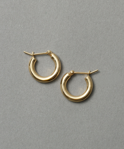 Lilas(リラ)の「《WEB限定》【SAMH by LILAS】フープピアスK18GP(両耳)(ピアス(両耳用)・レディース・ゴールド・FREE)」の4枚目の写真