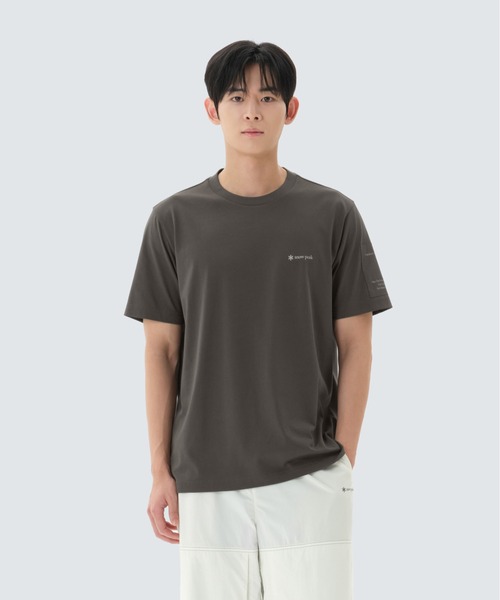 Snow Peak(スノーピーク)の「Snow Peak / Aerocool Sleeve Woven Patch S/S T-Shirt エアロクール スリーブ ウーブンワッペン S/S T シャツ 海外限定(Tシャツ/カットソー・メンズ・ブラック/ホワイト/ダークカーキ・M/L/XL/2XL)」の3枚目の写真