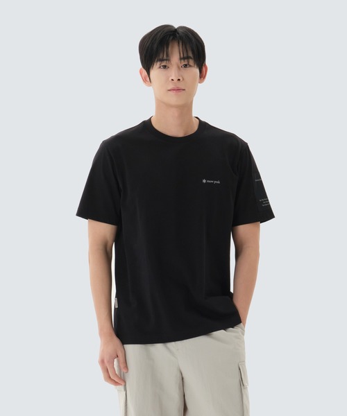 Snow Peak(スノーピーク)の「Snow Peak / Aerocool Sleeve Woven Patch S/S T-Shirt エアロクール スリーブ ウーブンワッペン S/S T シャツ 海外限定(Tシャツ/カットソー・メンズ・ブラック/ホワイト/ダークカーキ・M/L/XL/2XL)」の2枚目の写真