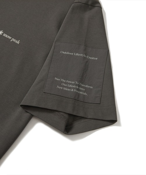 Snow Peak(スノーピーク)の「Snow Peak / Aerocool Sleeve Woven Patch S/S T-Shirt エアロクール スリーブ ウーブンワッペン S/S T シャツ 海外限定(Tシャツ/カットソー・メンズ・ブラック/ホワイト/ダークカーキ・M/L/XL/2XL)」の9枚目の写真