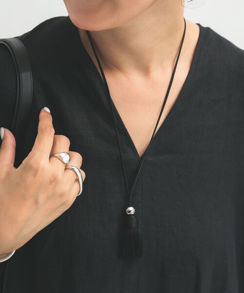 Demi-Luxe BEAMS(デミルクス ビームス)の「ブラック タッセル ネックレス(ネックレス・レディース・ブラック・ONE SIZE)」の2枚目の写真