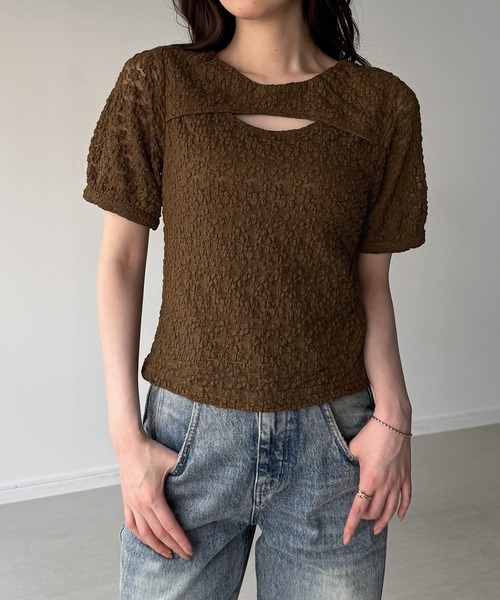 junoah(ジュノア)の「レースカットアウト半袖トップス(Tシャツ/カットソー・レディース・ブラウン/ブラック/アイボリー・LARGE/MEDIUM/SMALL)」の3枚目の写真