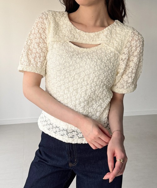 junoah(ジュノア)の「レースカットアウト半袖トップス(Tシャツ/カットソー・レディース・ブラウン/ブラック/アイボリー・LARGE/MEDIUM/SMALL)」の1枚目の写真