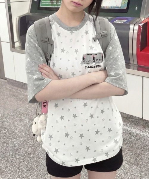 GEMEDA(ジェメダ)の「韓国ファッション 星柄総柄ラグラン半袖Tシャツ(Tシャツ/カットソー・レディース・グレー/ブルー/グレー系その他/ホワイト・M)」の3枚目の写真
