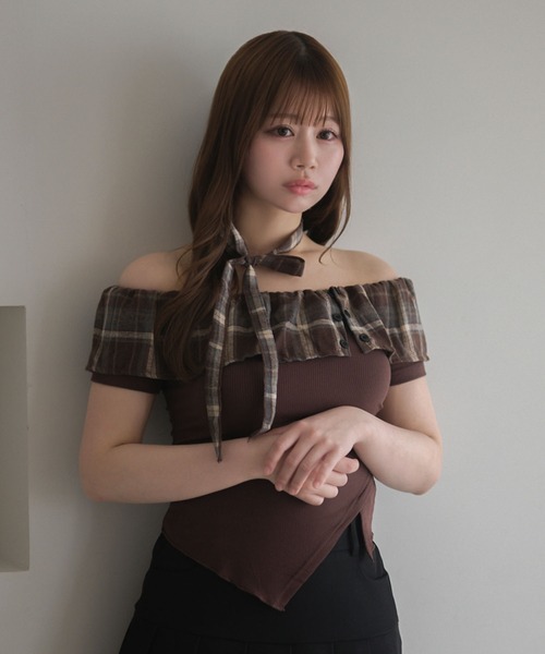 M DOLLY（エムドリー）の「Choker alina check frill tops/チョーカーアリナ チェックフリルトップス（Tシャツ/カットソー・レディース・ブラウン/ネイビー・FREE）」の4枚目の写真