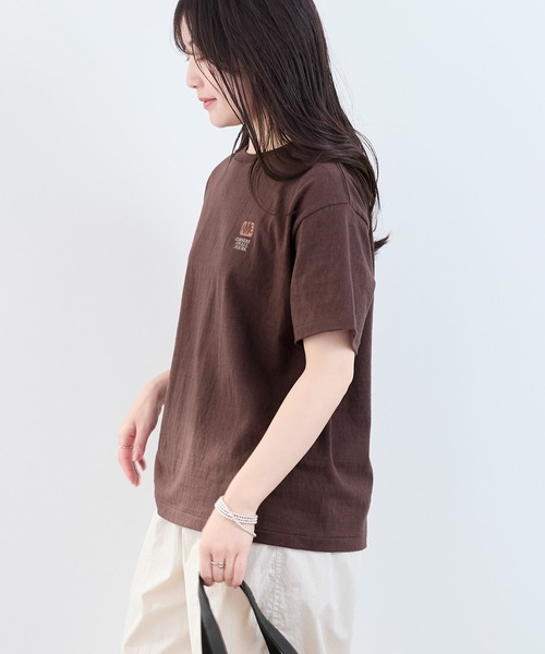 AMERICANA（アメリカーナ）の「【AMERICANA】別注-ラフィー丸胴 CARロゴプリントTシャツ（Tシャツ/カットソー・レディース・ダークブラウン/ホワイト・FREE）」の17枚目の写真