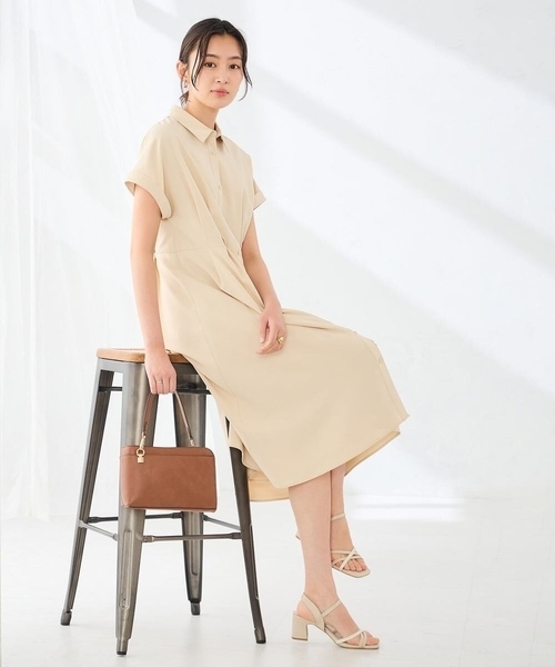 a.v.v(アーヴェヴェ)の「【WEB限定】ドルマンスリーブシャツワンピース(ワンピース・レディース・ネイビー/ベージュ・36/40/38)」の15枚目の写真