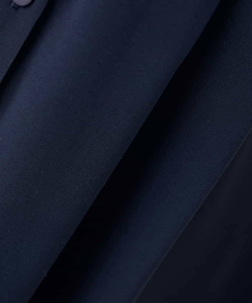 a.v.v(アーヴェヴェ)の「【WEB限定】ドルマンスリーブシャツワンピース(ワンピース・レディース・ネイビー/ベージュ・36/40/38)」の4枚目の写真