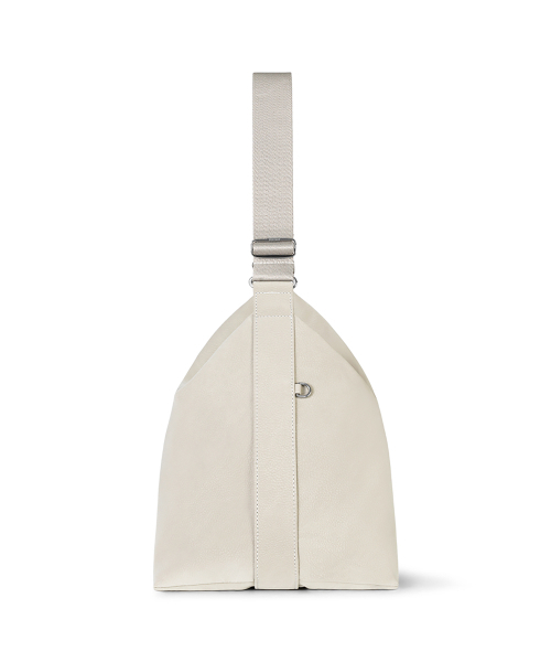 FENNEC（フェネック）の「ROOMY HOBO BAG - NUBUCK CREAM（メッセンジャーバッグ・レディース・その他・FREE）」の4枚目の写真