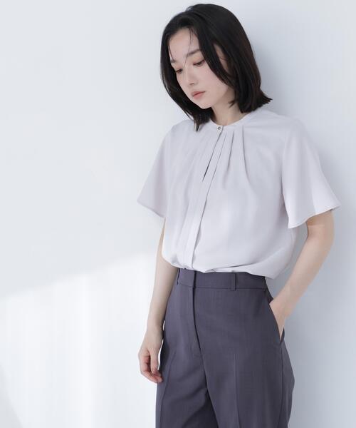 NATURAL BEAUTY BASIC（ナチュラルビューティーベーシック）の「フロントタックブラウス半袖（シャツ/ブラウス・レディース・ベージュ/ブラウン/オフホワイト/ブルー・SMALL/MEDIUM）」の3枚目の写真