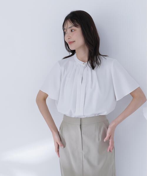 NATURAL BEAUTY BASIC（ナチュラルビューティーベーシック）の「フロントタックブラウス半袖（シャツ/ブラウス・レディース・ベージュ/ブラウン/オフホワイト/ブルー・SMALL/MEDIUM）」の7枚目の写真