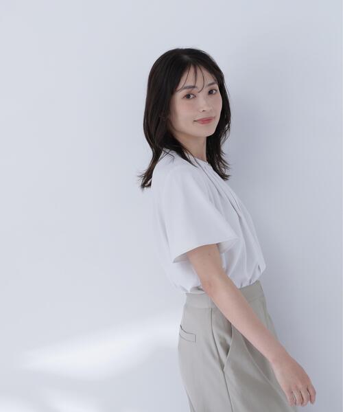 NATURAL BEAUTY BASIC(ナチュラルビューティーベーシック)の「フロントタックブラウス半袖(シャツ/ブラウス・レディース・ベージュ/ブラウン/オフホワイト/ブルー・SMALL/MEDIUM)」の17枚目の写真