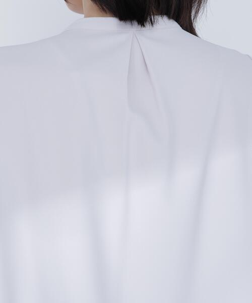 NATURAL BEAUTY BASIC（ナチュラルビューティーベーシック）の「フロントタックブラウス半袖（シャツ/ブラウス・レディース・ベージュ/ブラウン/オフホワイト/ブルー・SMALL/MEDIUM）」の19枚目の写真