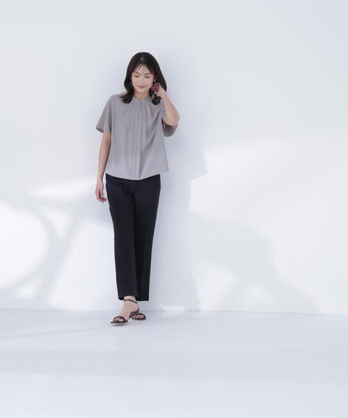 NATURAL BEAUTY BASIC(ナチュラルビューティーベーシック)の「フロントタックブラウス半袖(シャツ/ブラウス・レディース・ベージュ/ブラウン/オフホワイト/ブルー・SMALL/MEDIUM)」の8枚目の写真