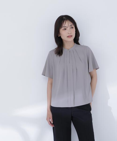 NATURAL BEAUTY BASIC(ナチュラルビューティーベーシック)の「フロントタックブラウス半袖(シャツ/ブラウス・レディース・ベージュ/ブラウン/オフホワイト/ブルー・SMALL/MEDIUM)」の9枚目の写真