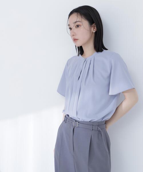 NATURAL BEAUTY BASIC（ナチュラルビューティーベーシック）の「フロントタックブラウス半袖（シャツ/ブラウス・レディース・ベージュ/ブラウン/オフホワイト/ブルー・SMALL/MEDIUM）」の12枚目の写真