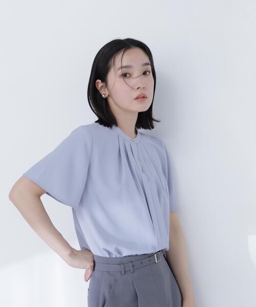 NATURAL BEAUTY BASIC（ナチュラルビューティーベーシック）の「フロントタックブラウス半袖（シャツ/ブラウス・レディース・ベージュ/ブラウン/オフホワイト/ブルー・SMALL/MEDIUM）」の14枚目の写真