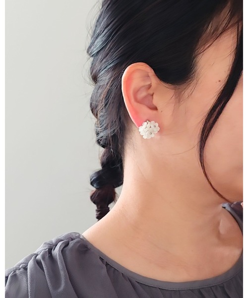 推しに愛されるアクセサリー】こぼれる小花の2wayイヤリング