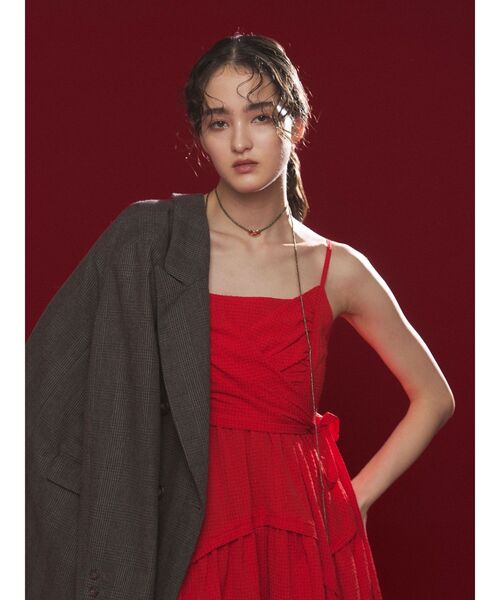 LAGUNAMOON（ラグナムーン）の「カシュクールボリュームキャミワンピース 【夏服】（ワンピース・レディース・イエロー/レッド/ブラック・MEDIUM/SMALL）」の5枚目の写真