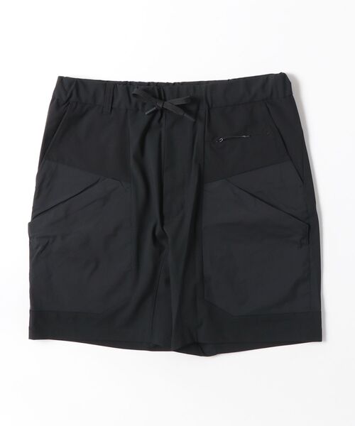 WHITE MOUNTAINEERING(ホワイトマウンテニアリング)の「【White Mountaineering/ホワイトマウンテニアリング】別注 STRETCHED HYBRID SHORT PANTS(その他パンツ・メンズ・ブラック・000/2/1)」の1枚目の写真