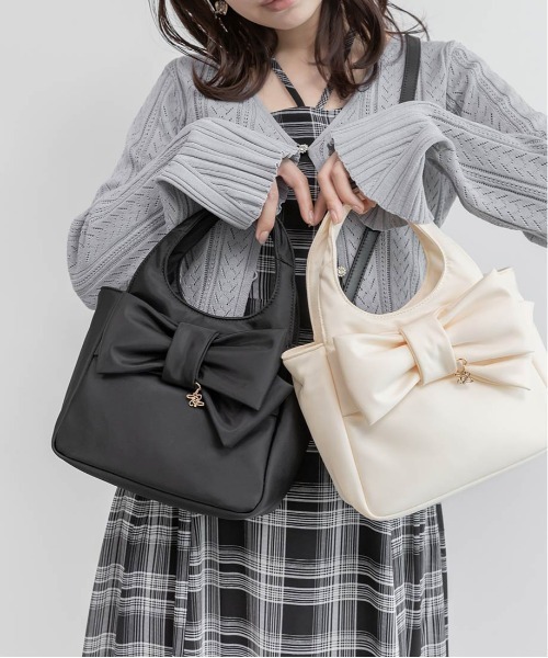 RANDA(ランダ)の「2WAY リボンデザインハンドバッグ(ハンドバッグ・レディース・グレイッシュベージュ/ブラック/アイボリー・FREE)」の4枚目の写真