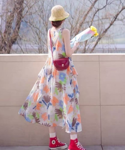 LUCPY(ラクピー)の「フラワープリントティアードキャミワンピース(ワンピース・レディース・ピンク・LARGE/X-LARGE/XX-LARGE/MEDIUM)」の6枚目の写真